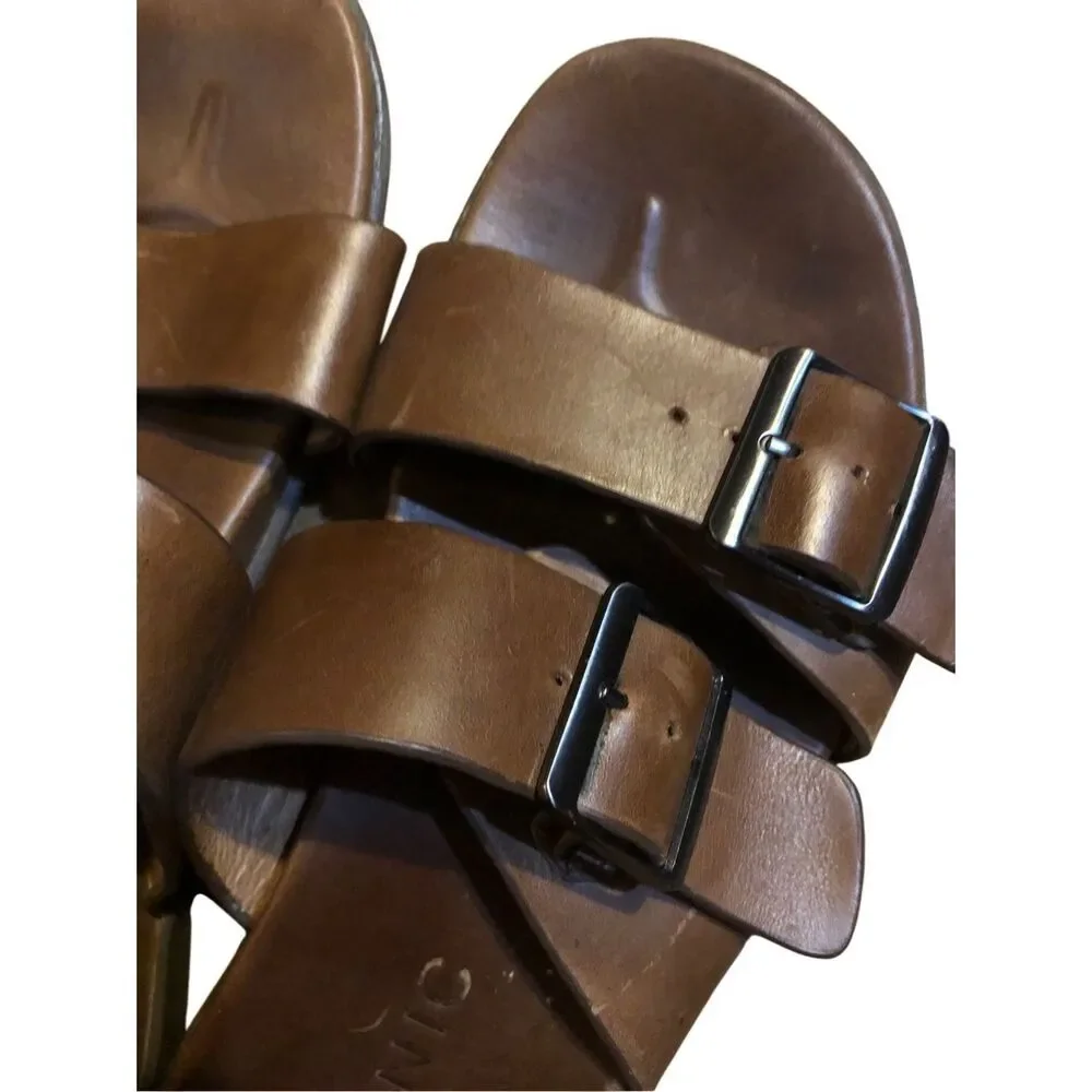 Men’s Ludlow Charlie Vionic Ludlow Charlie is a stylish sandal for men that is e